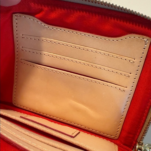 Vintage Dooney & Bourke Red and Tan Heart Charm Wristlet NWOT - Picture 6 of 10
